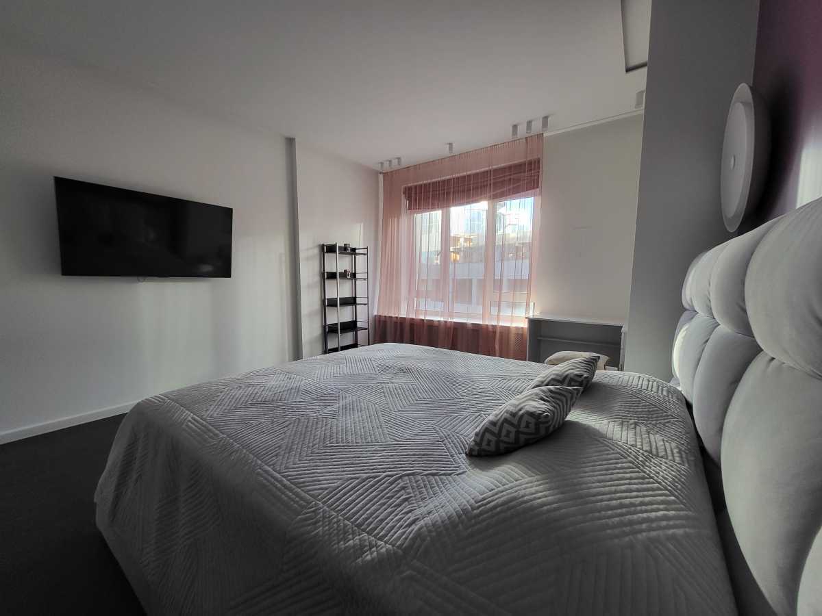 Оренда 2-кімнатної квартири 93 м², Саперне Поле вул., 5А