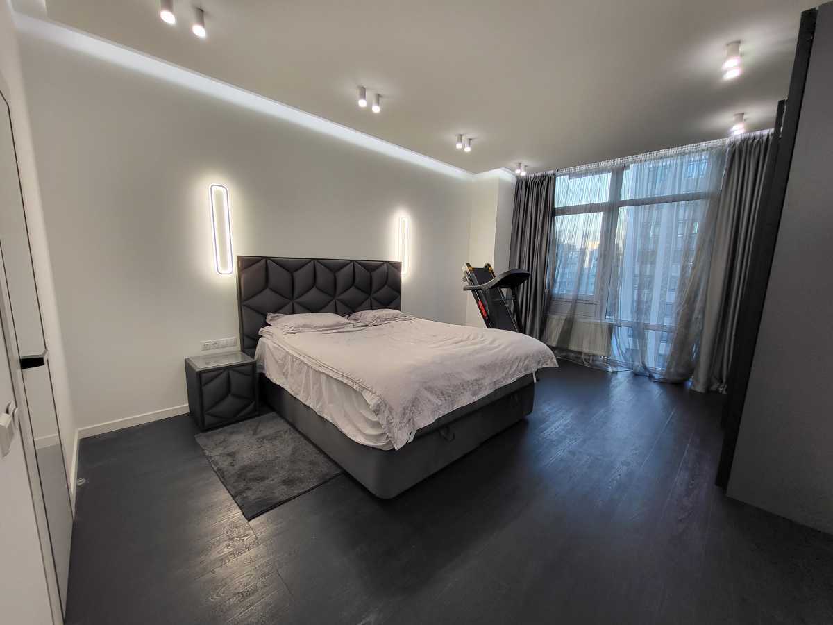 Оренда 2-кімнатної квартири 93 м², Саперне Поле вул., 5А