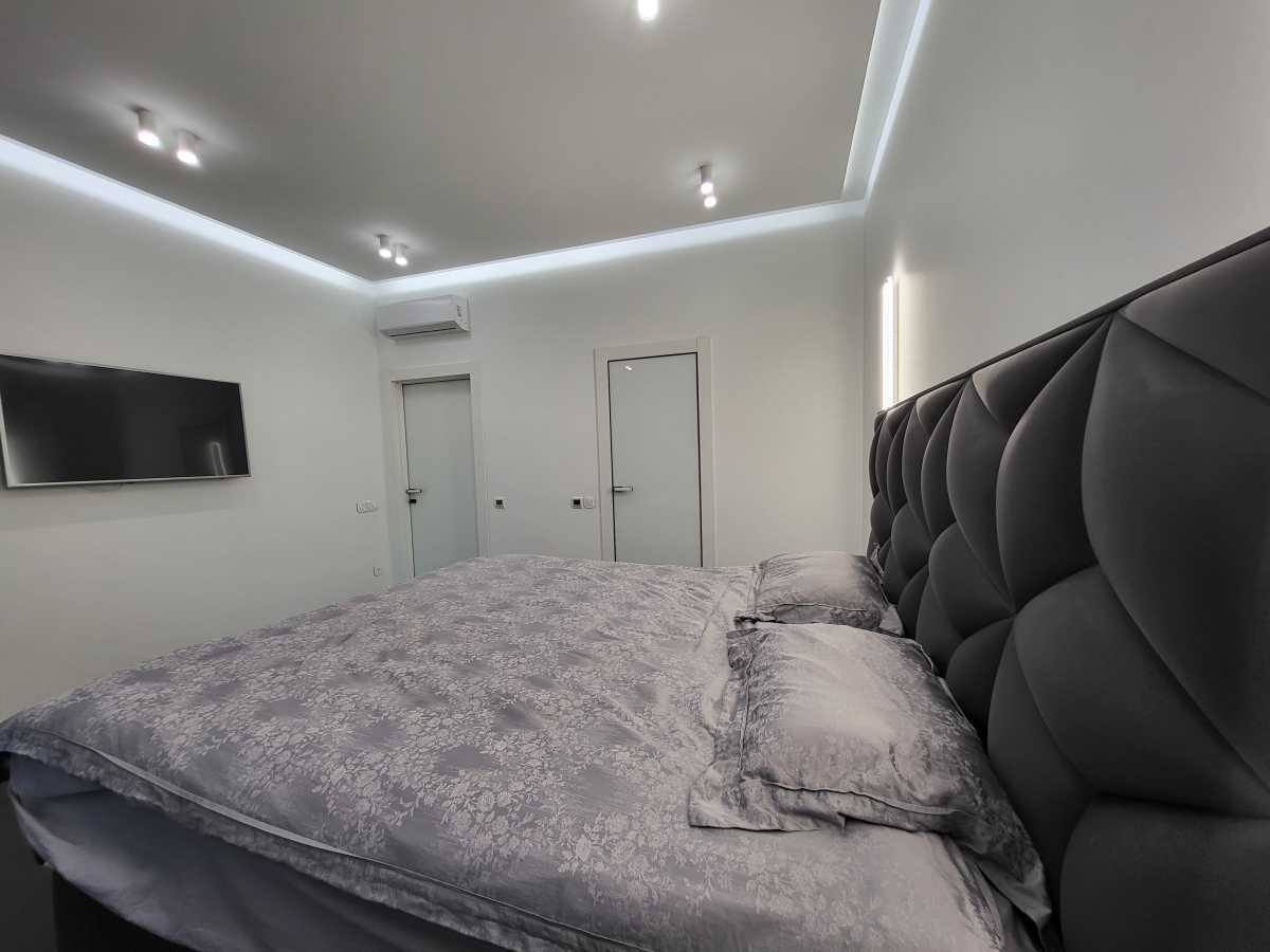 Оренда 2-кімнатної квартири 93 м², Саперне Поле вул., 5А