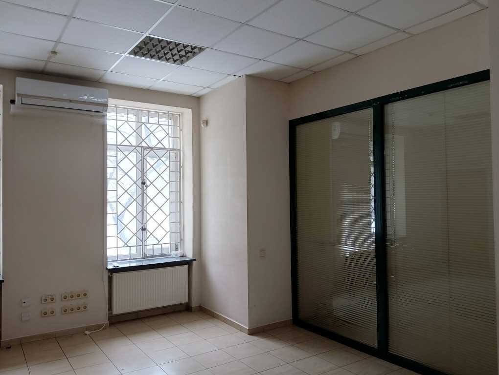 Продаж офісу 181.5 м², Університетська вул., 35/2