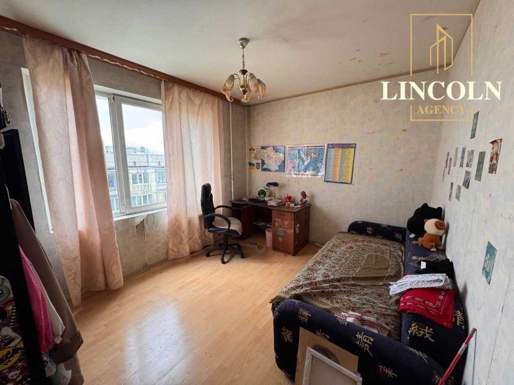 Продажа 3-комнатной квартиры 69 м², Гната Юры ул., 10
