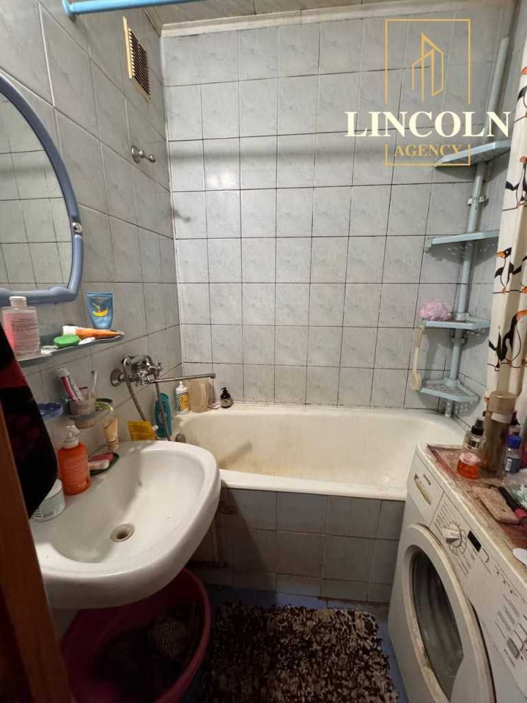 Продажа 3-комнатной квартиры 69 м², Гната Юры ул., 10