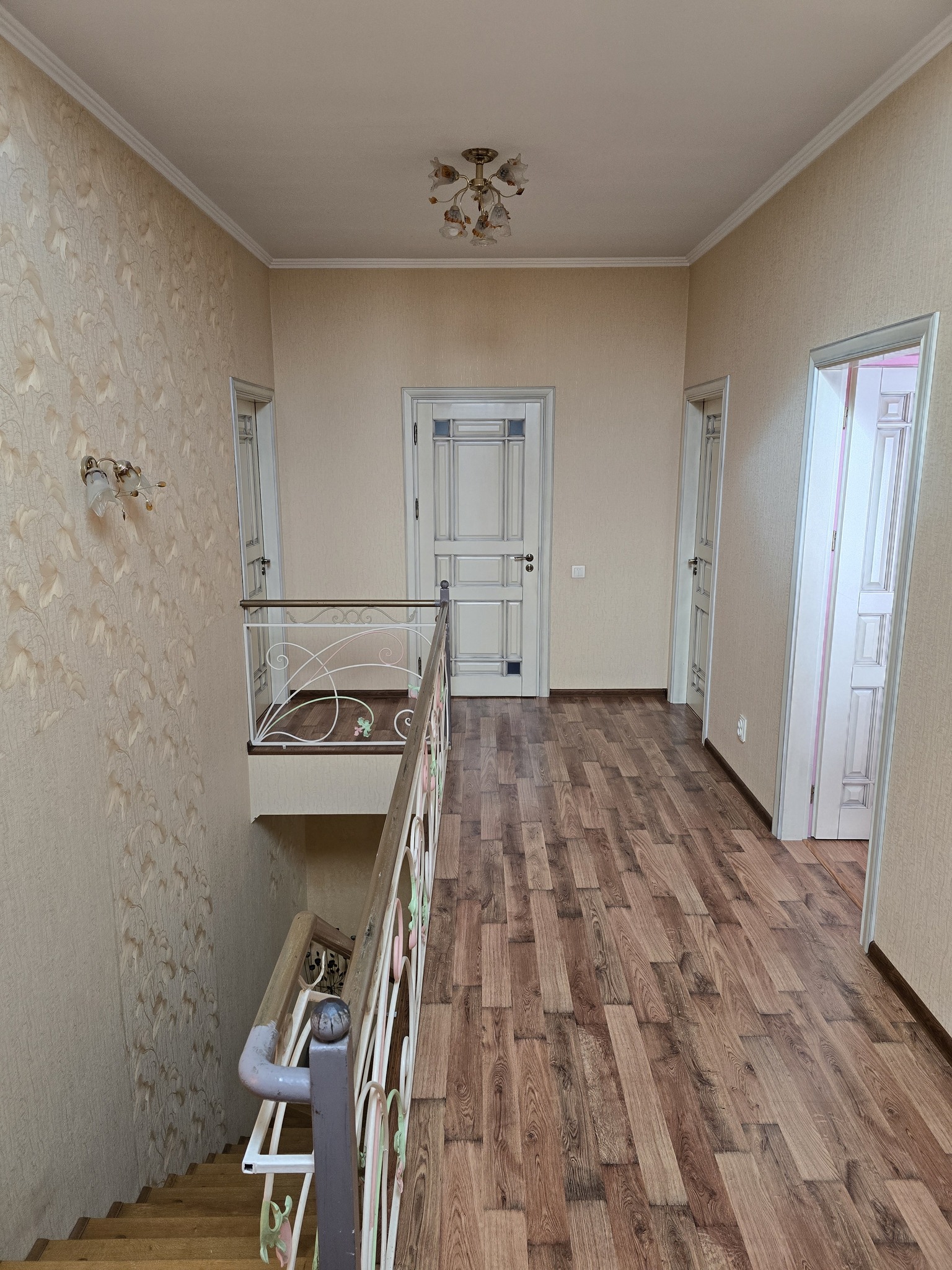 Продаж будинку 183.6 м², вул.Білозора 32