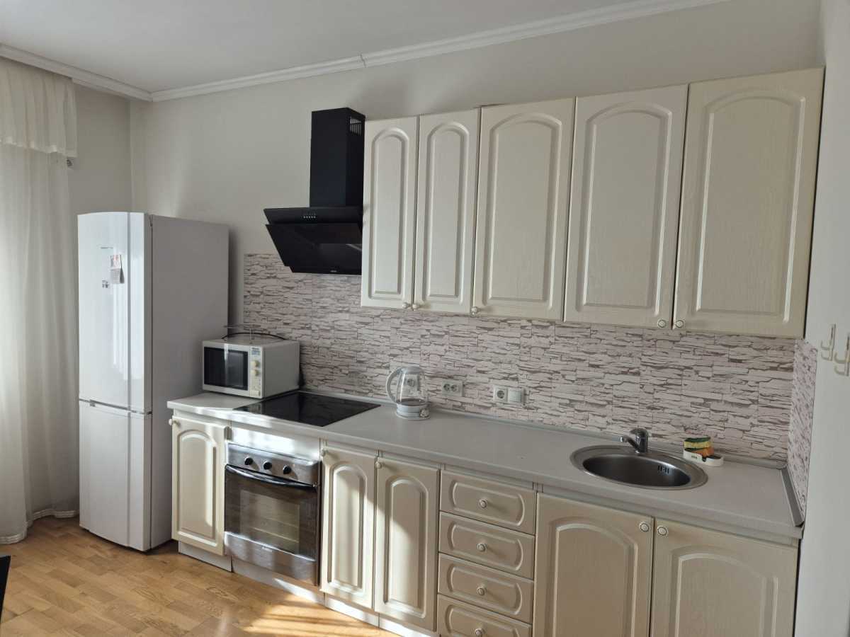 Аренда 1-комнатной квартиры 52 м², Патриарха Мстислава Скрипника ул., 40