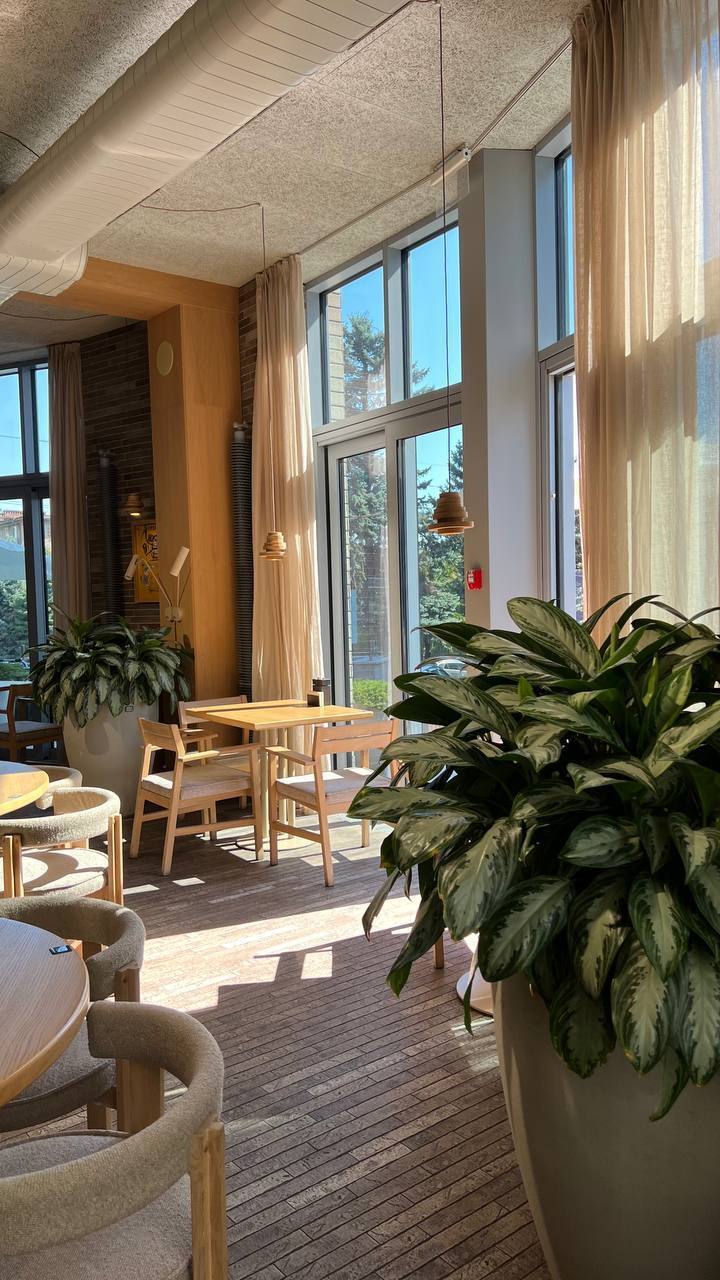 Продаж ресторану 340 м², Дмитрія Яворницького просп., 1А