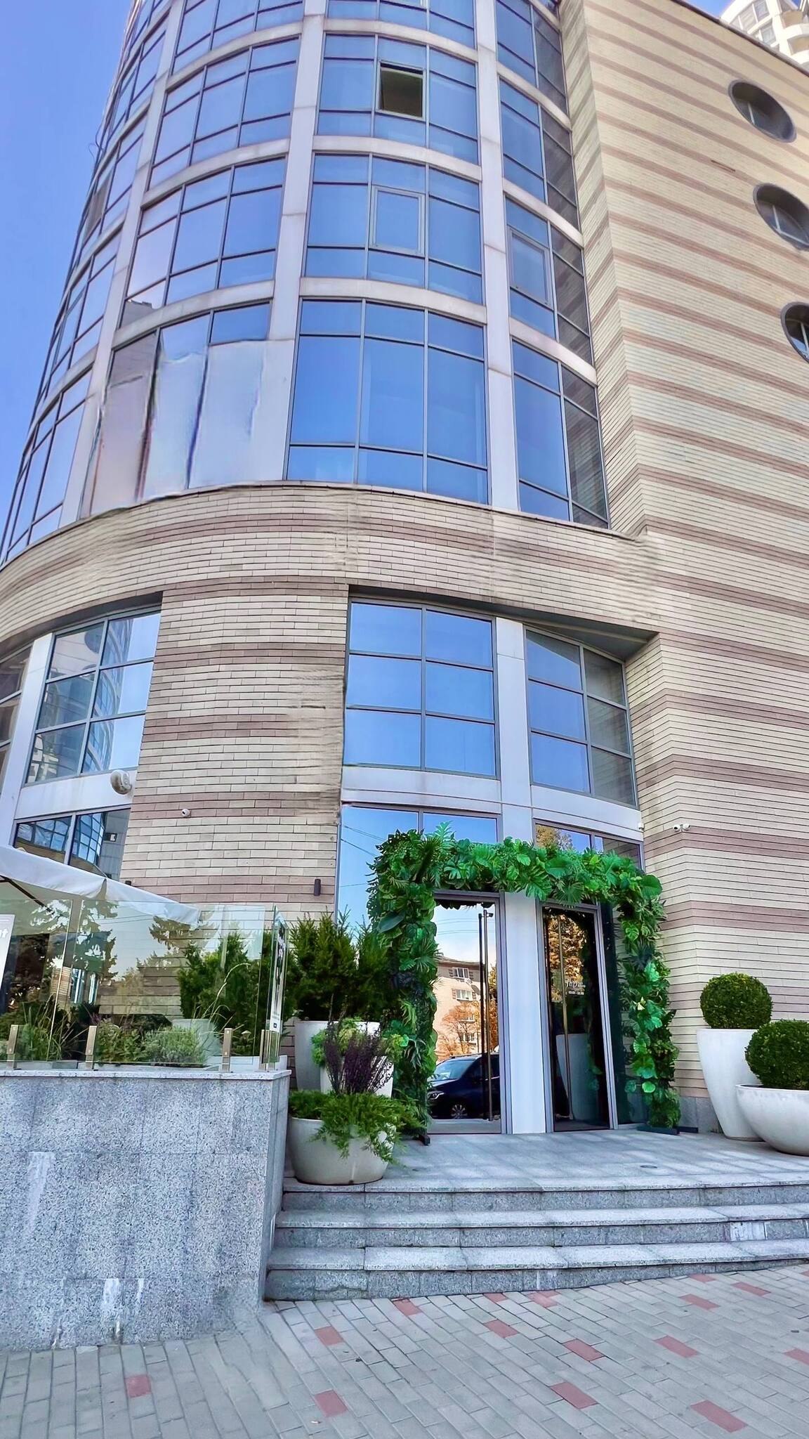 Продаж ресторану 340 м², Дмитрія Яворницького просп., 1А