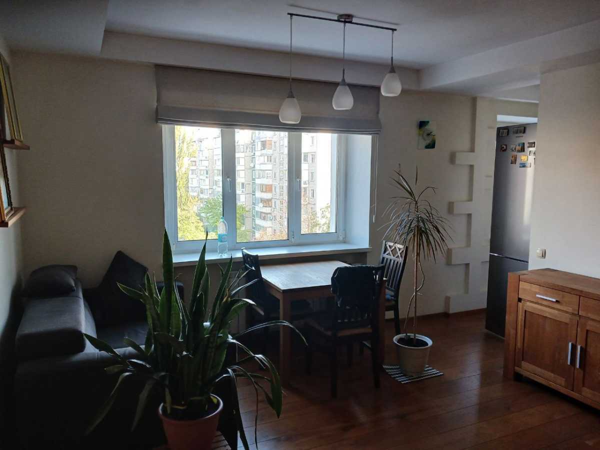 Оренда 3-кімнатної квартири 64 м², Русанівський бул., 11