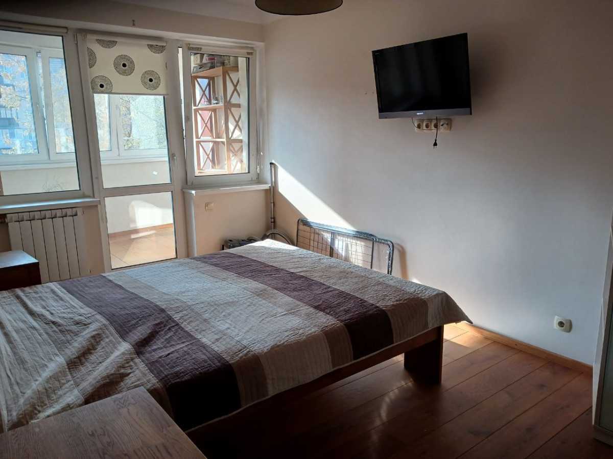 Оренда 3-кімнатної квартири 64 м², Русанівський бул., 11