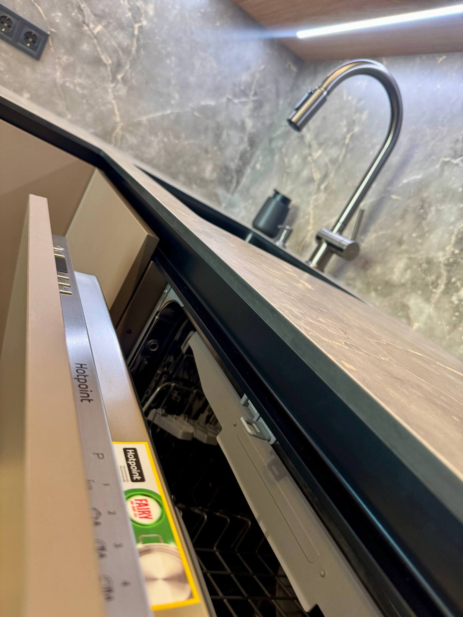 Продаж 2-кімнатної квартири 50 м², Набережна Перемоги вул., 9Б