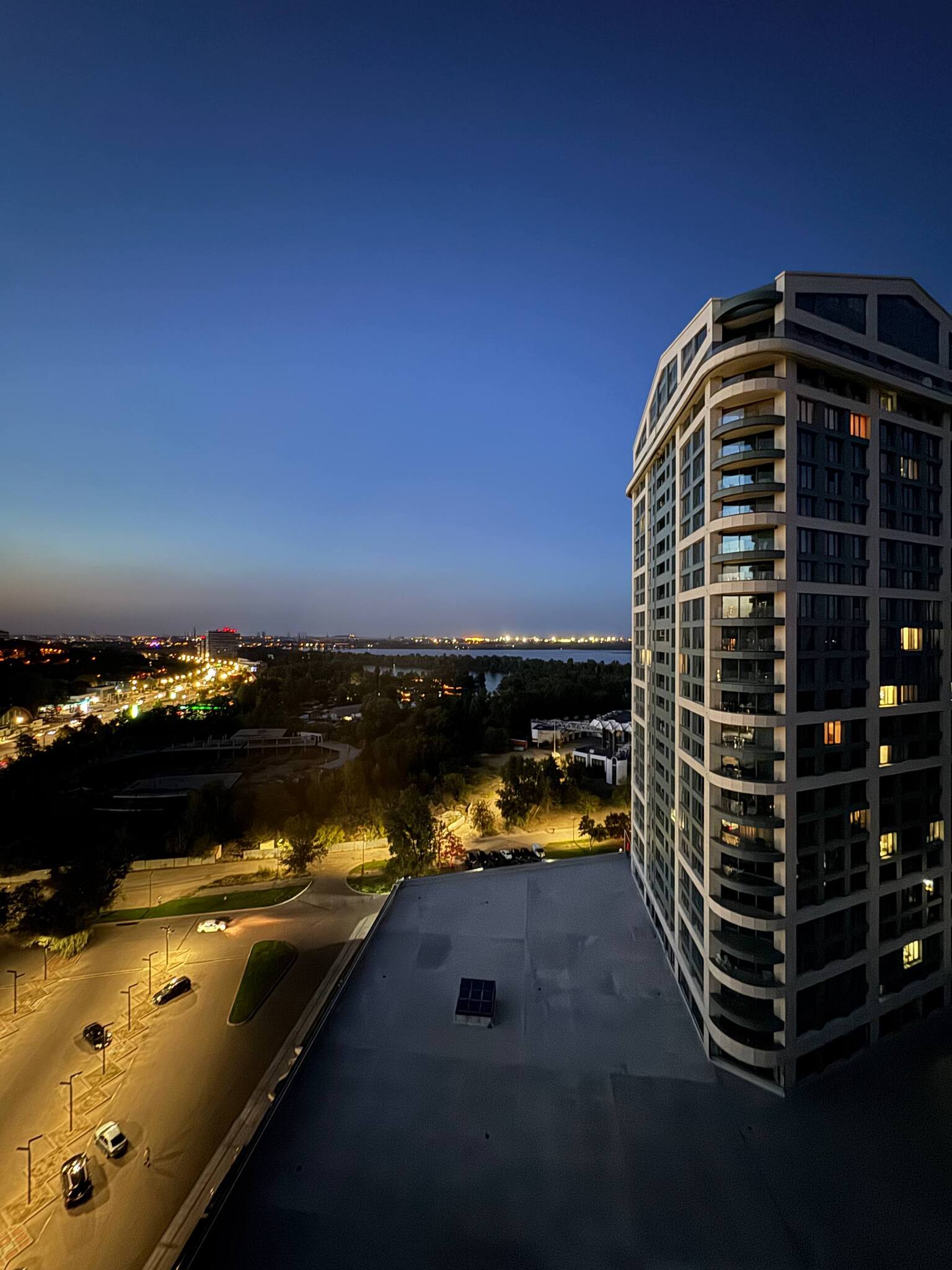 Продаж 2-кімнатної квартири 50 м², Набережна Перемоги вул., 9Б