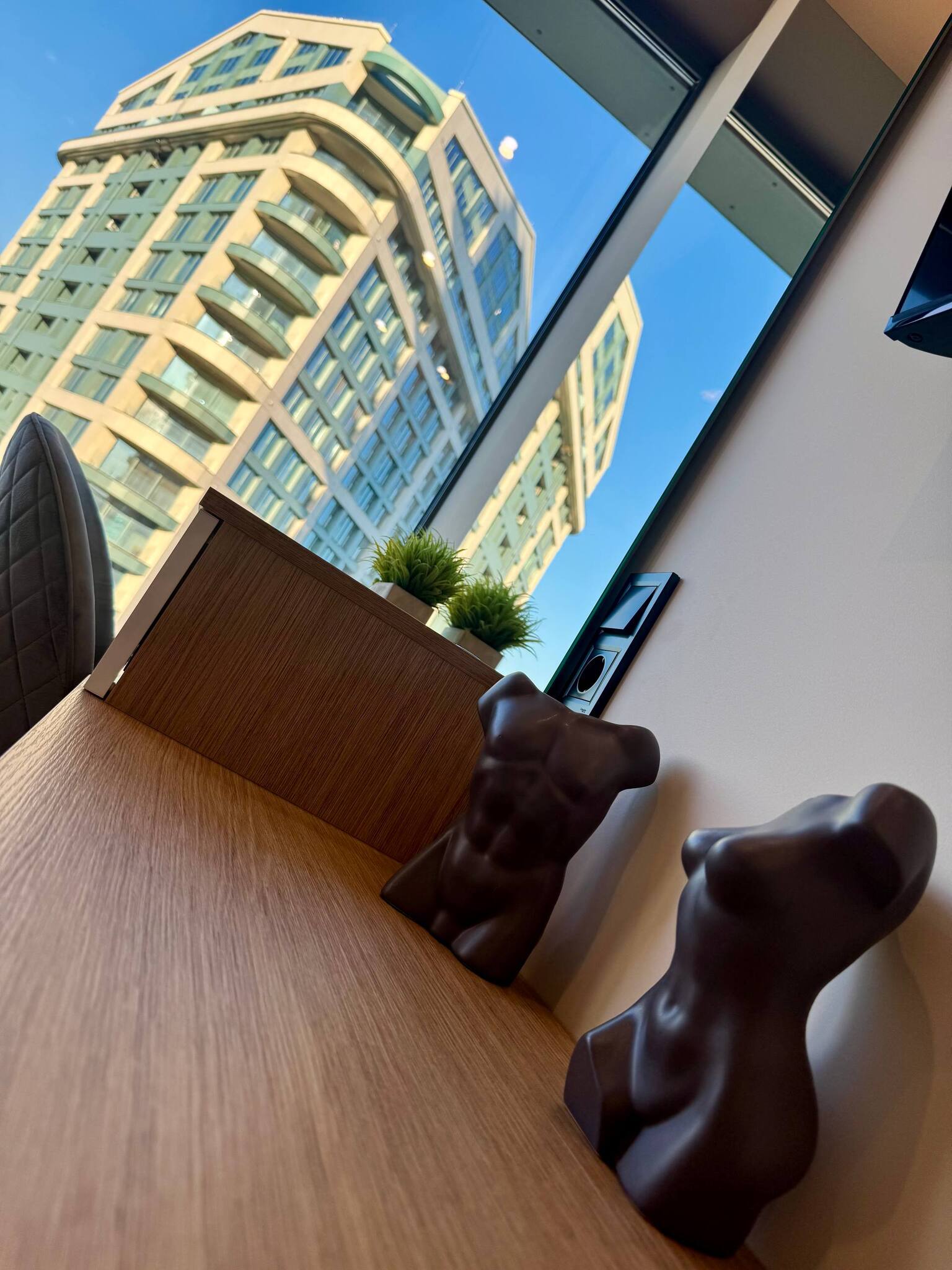 Продаж 2-кімнатної квартири 50 м², Набережна Перемоги вул., 9Б