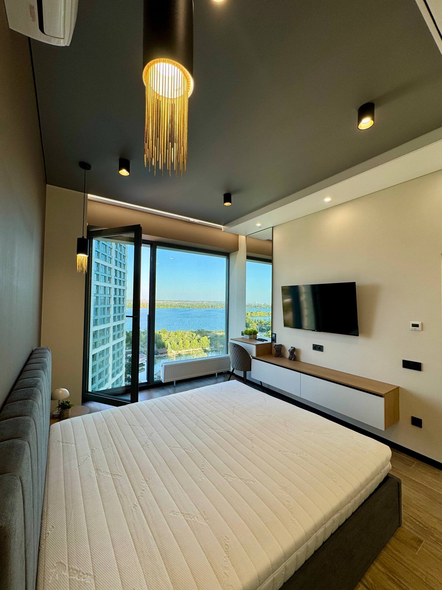 Продаж 2-кімнатної квартири 50 м², Набережна Перемоги вул., 9Б