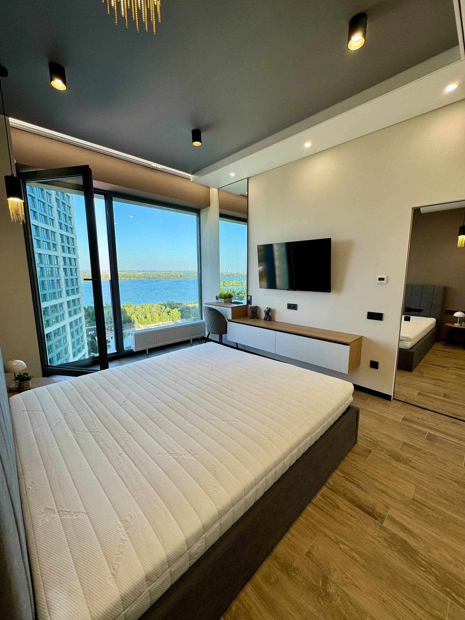 Продаж 2-кімнатної квартири 50 м², Набережна Перемоги вул., 9Б