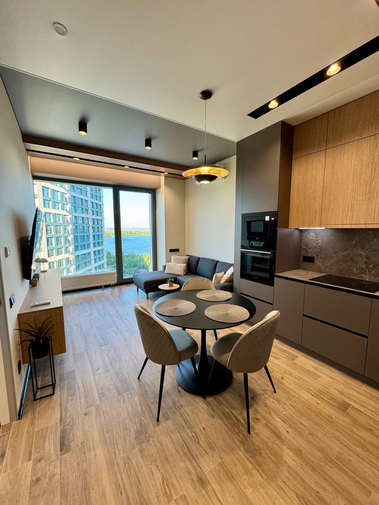 Продаж 2-кімнатної квартири 50 м², Набережна Перемоги вул., 9Б