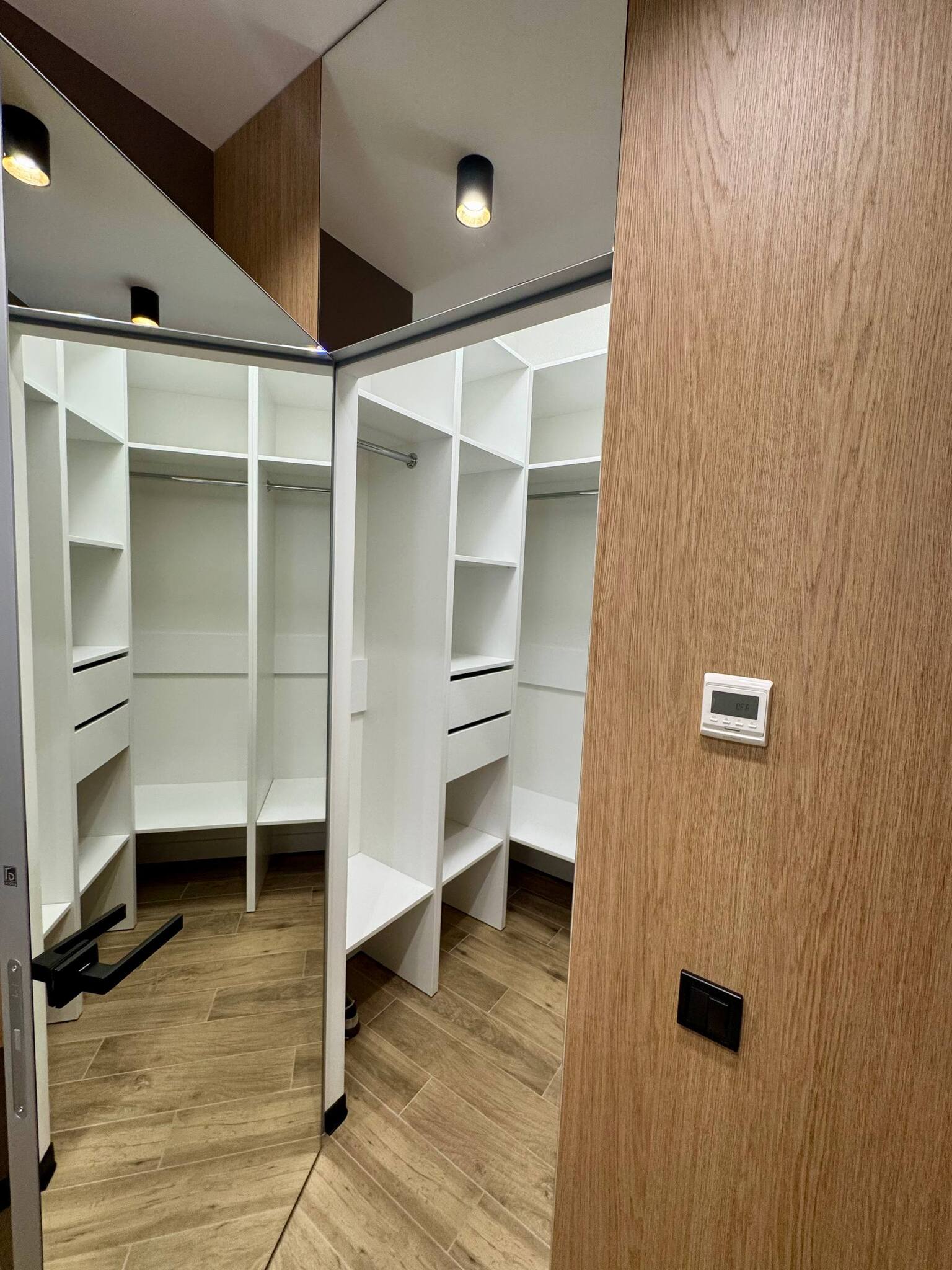 Продаж 2-кімнатної квартири 50 м², Набережна Перемоги вул., 9Б