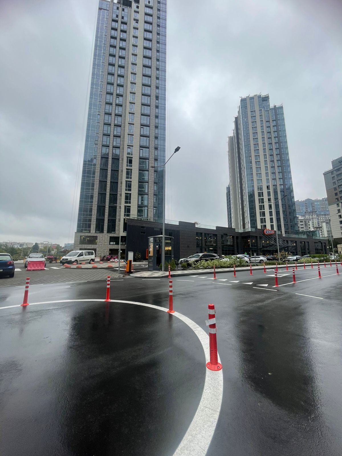 Продаж 3-кімнатної квартири 135 м², Михайла Драгомирова вул.