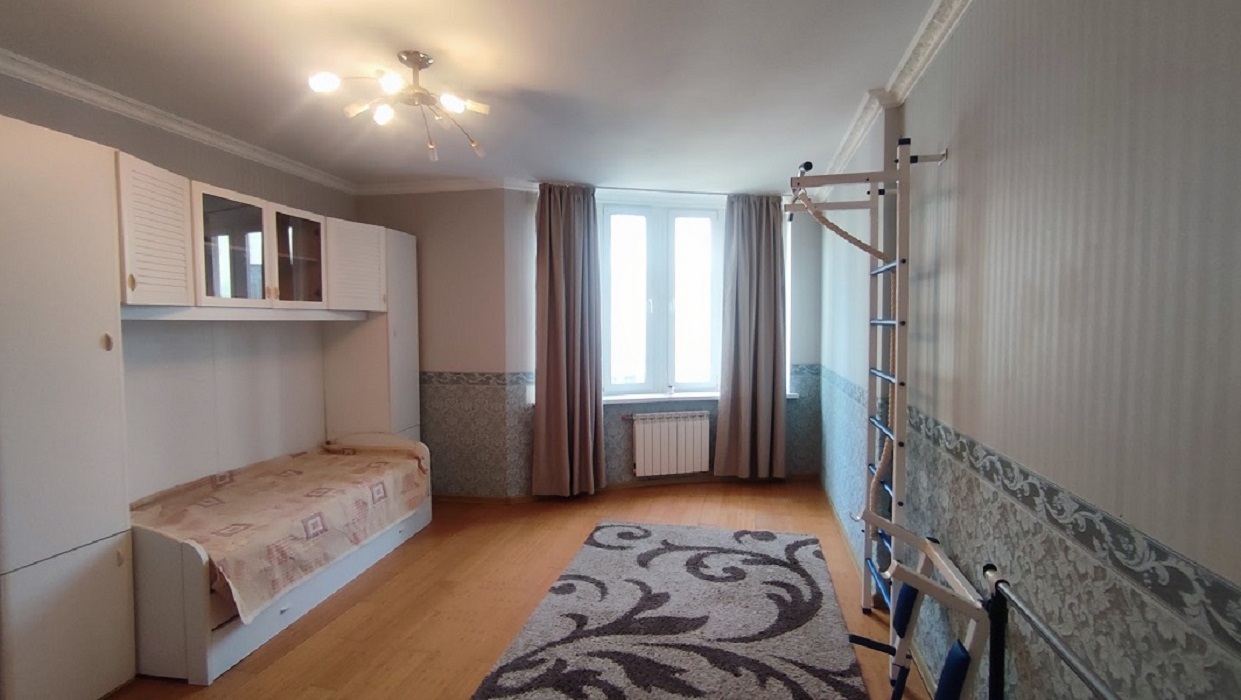 Продажа 3-комнатной квартиры 105 м², Днепровская наб., 23