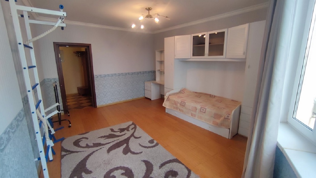 Продажа 3-комнатной квартиры 105 м², Днепровская наб., 23