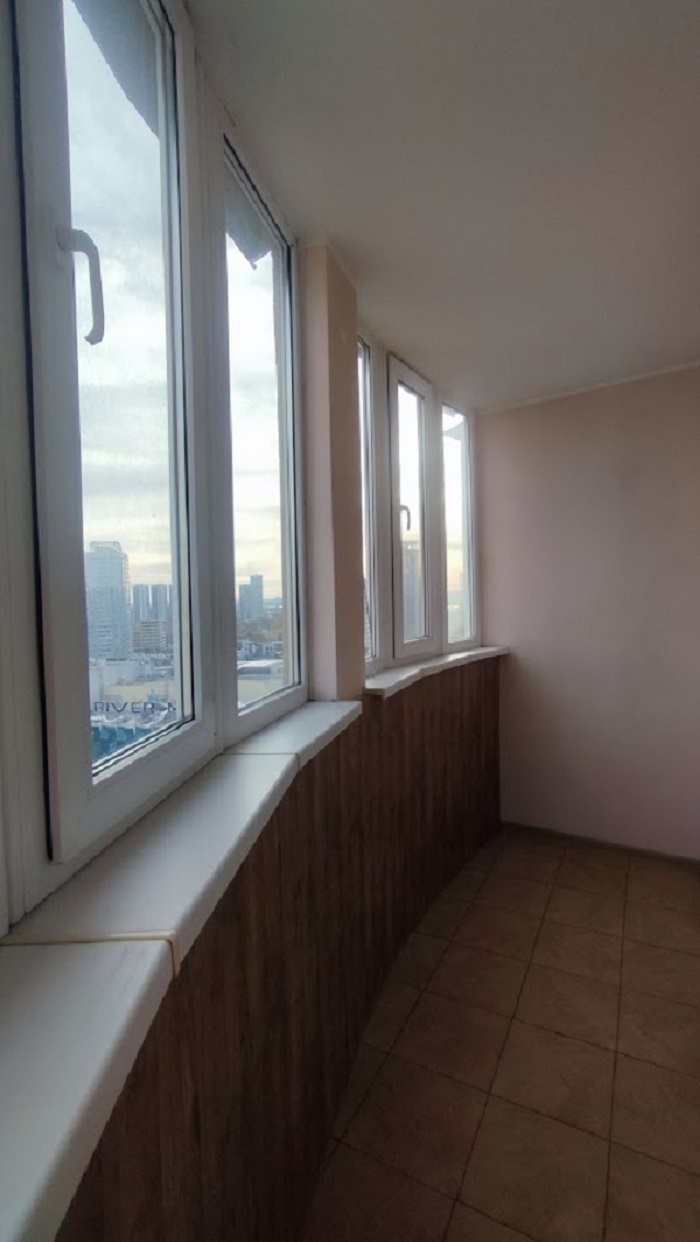 Продажа 3-комнатной квартиры 105 м², Днепровская наб., 23