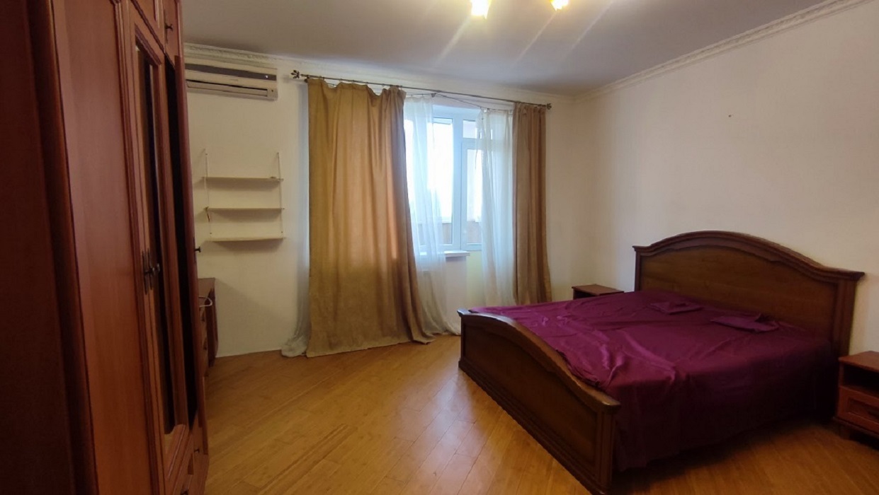 Продажа 3-комнатной квартиры 105 м², Днепровская наб., 23