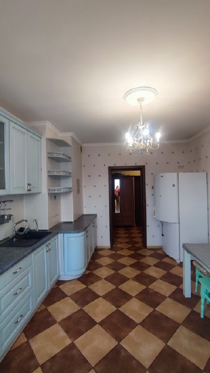 Продажа 3-комнатной квартиры 105 м², Днепровская наб., 23