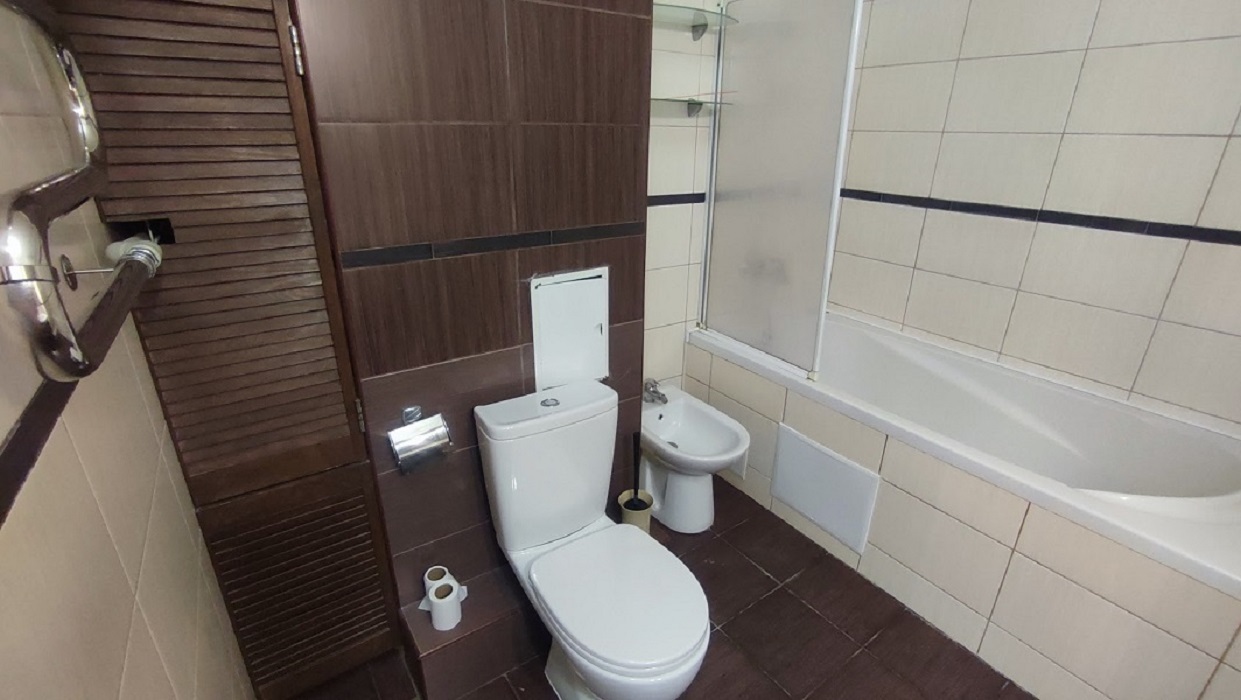 Продажа 3-комнатной квартиры 105 м², Днепровская наб., 23