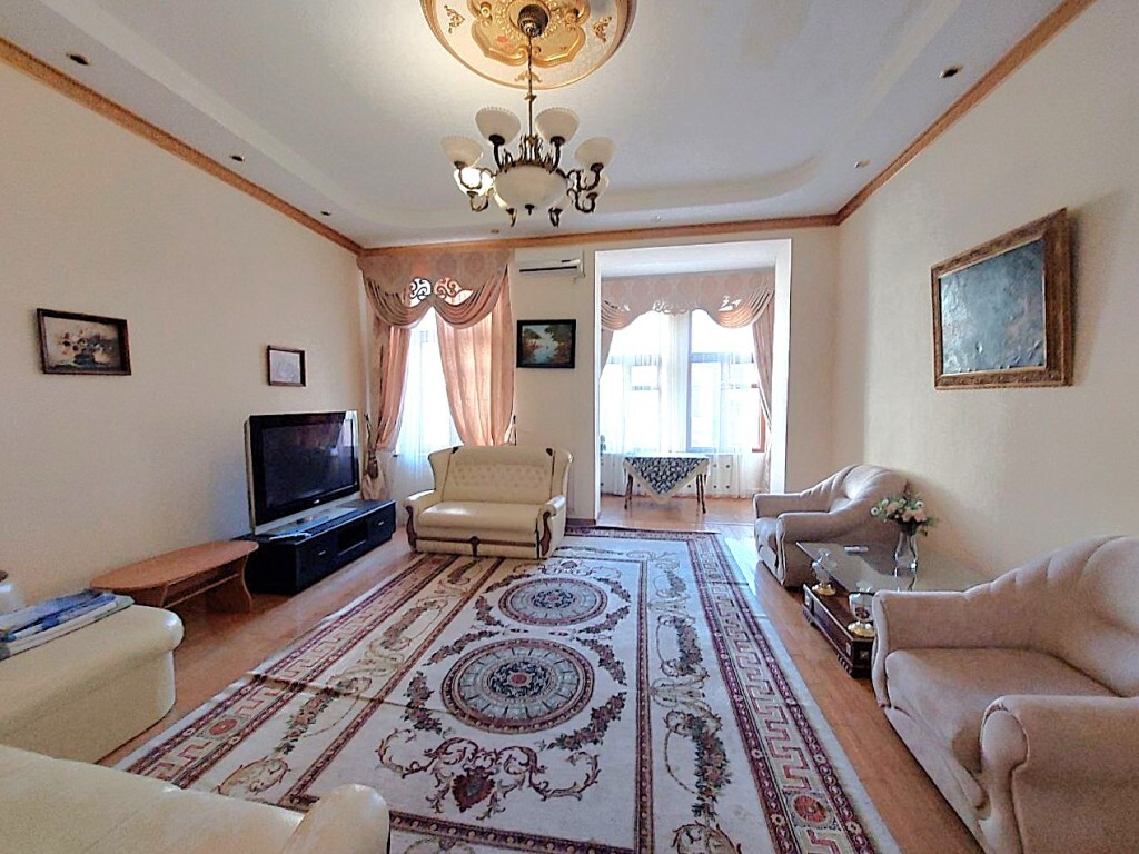 Оренда 3-кімнатної квартири 97 м², Дерибасовская вул., 31