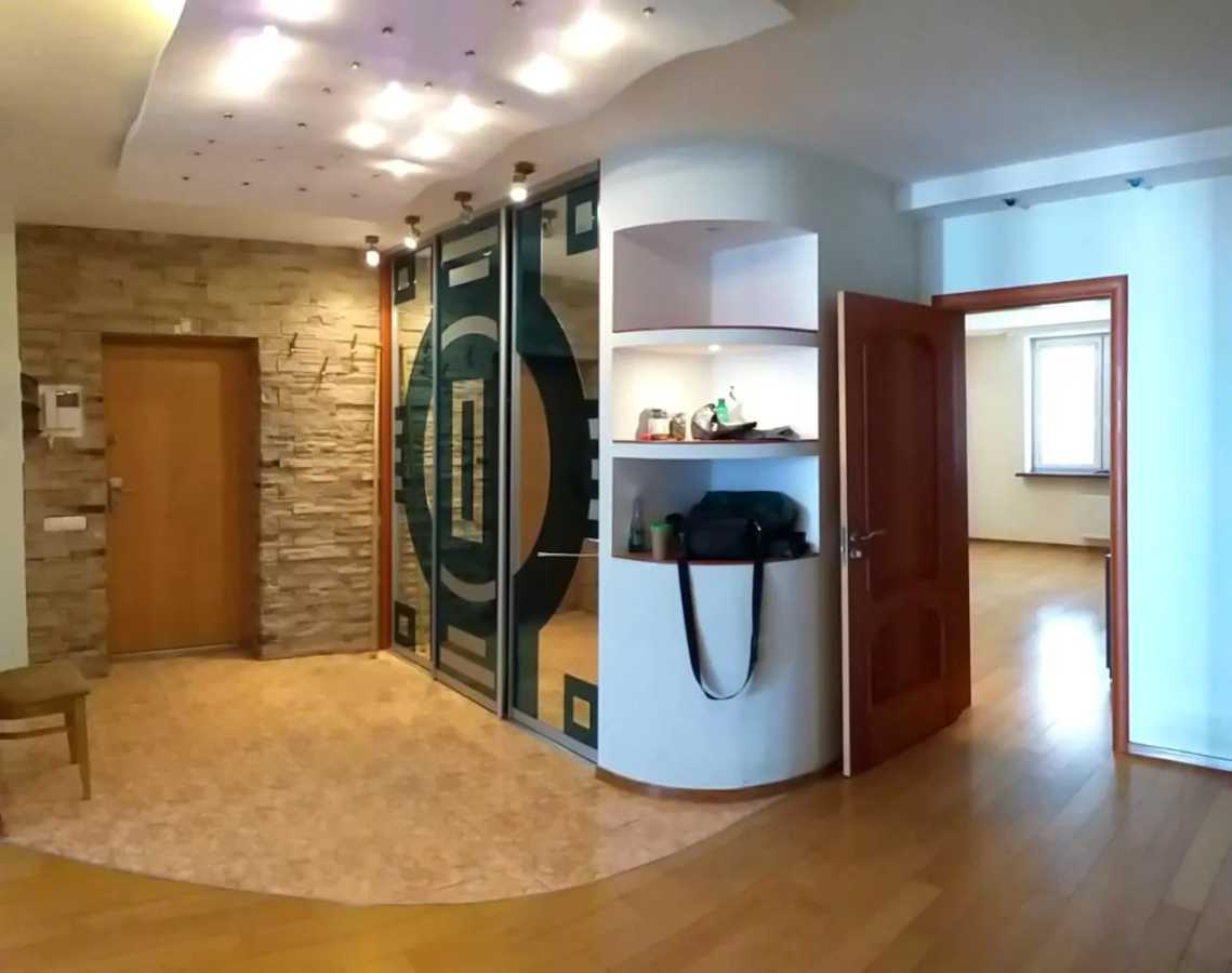 Продаж 3-кімнатної квартири 125 м², Раїси Окіпної вул., 4