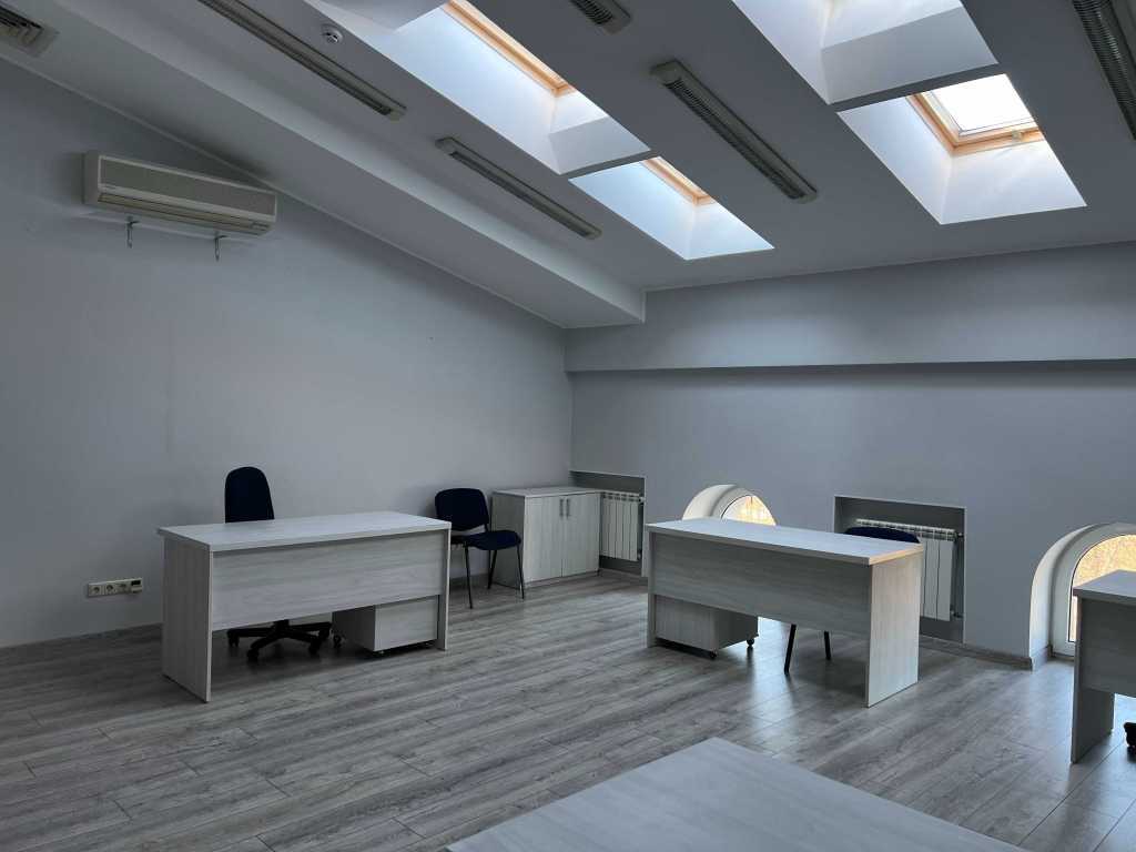 Продажа офиса 3925.9 м², Очаковская ул., 5/6