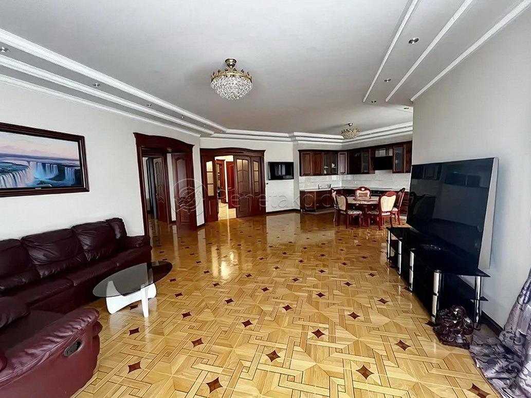 Оренда 4-кімнатної квартири 205 м², Каркашадзе пров., 9