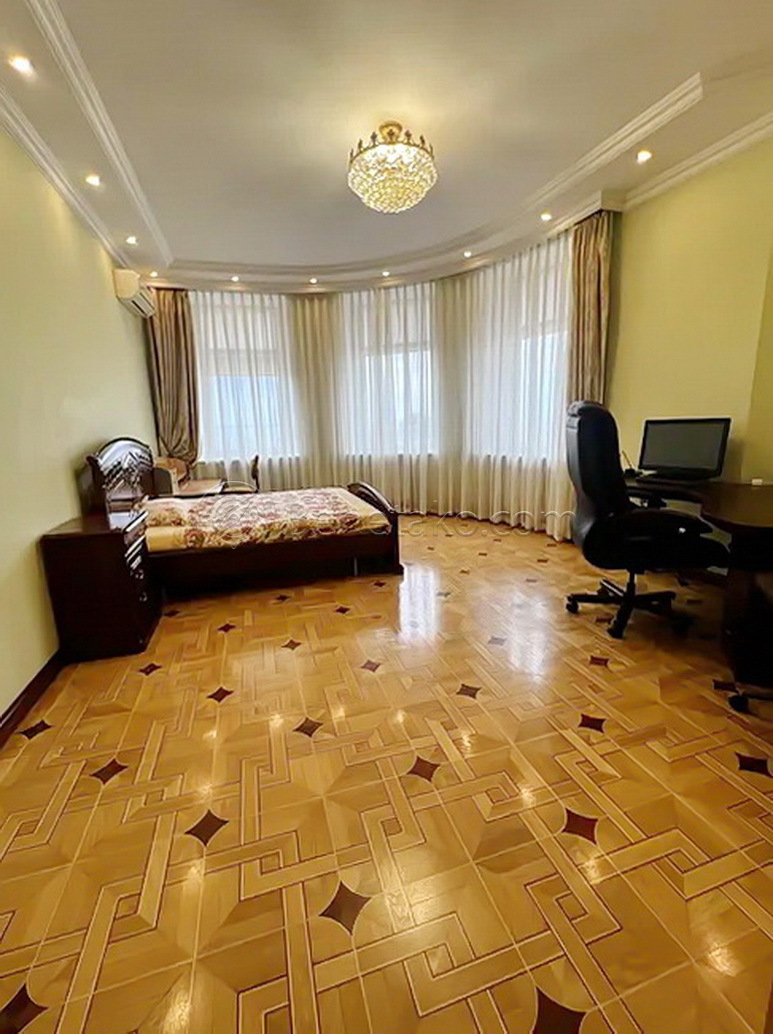 Оренда 4-кімнатної квартири 205 м², Каркашадзе пров., 9