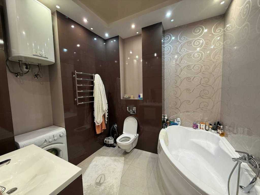 Продажа 2-комнатной квартиры 80 м², Соломенская ул., 15А