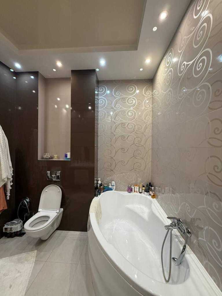 Продажа 2-комнатной квартиры 80 м², Соломенская ул., 15А