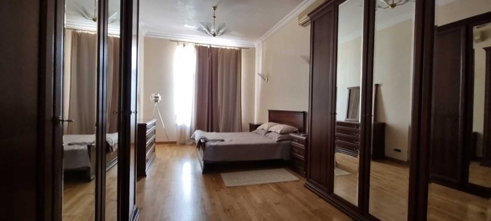 Аренда 2-комнатной квартиры 110 м², Андреевский спуск, 2Б