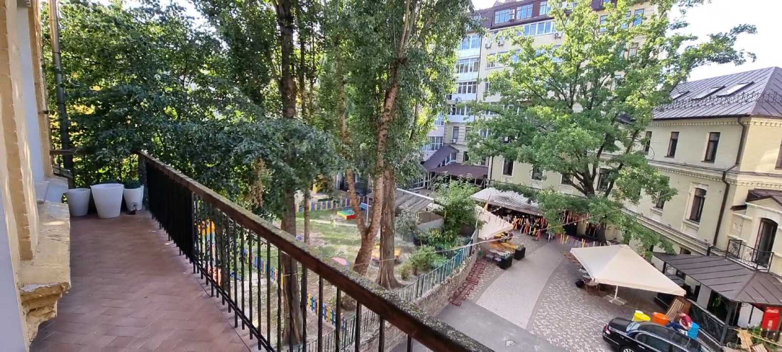 Аренда 2-комнатной квартиры 110 м², Андреевский спуск, 2Б