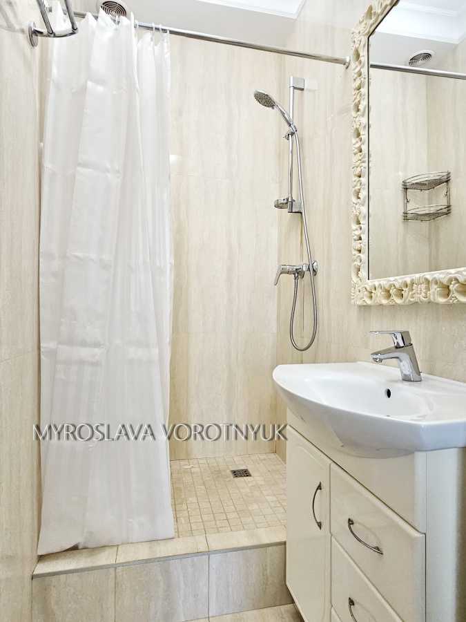 Продажа 2-комнатной квартиры 69 м², Голосеевский просп., 58