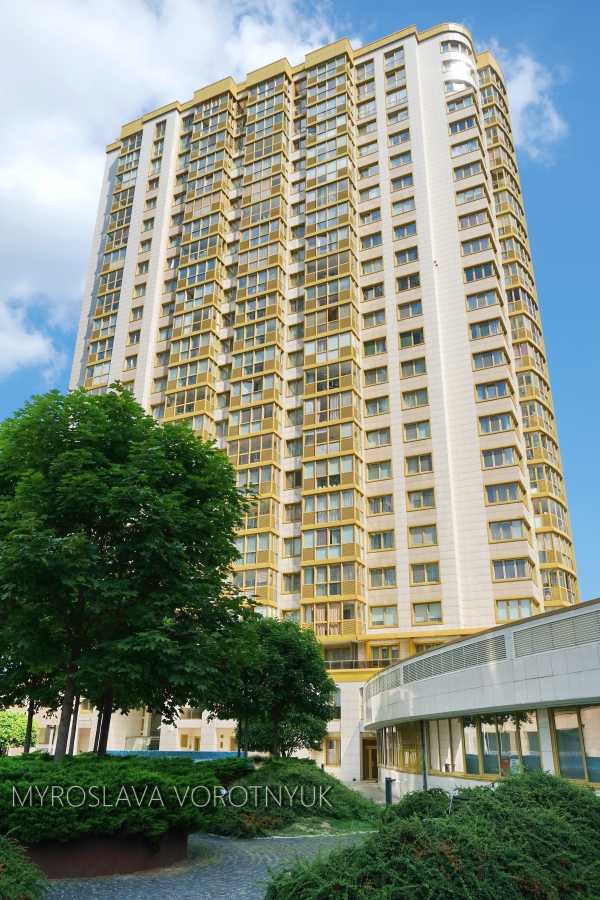 Продажа 2-комнатной квартиры 69 м², Голосеевский просп., 58