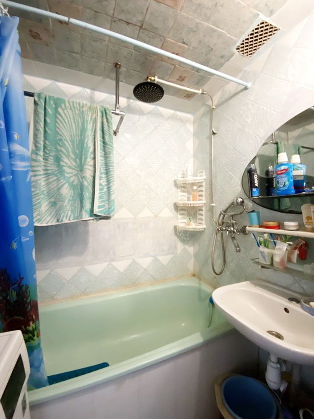 Продажа 3-комнатной квартиры 67 м², Лазурная ул.