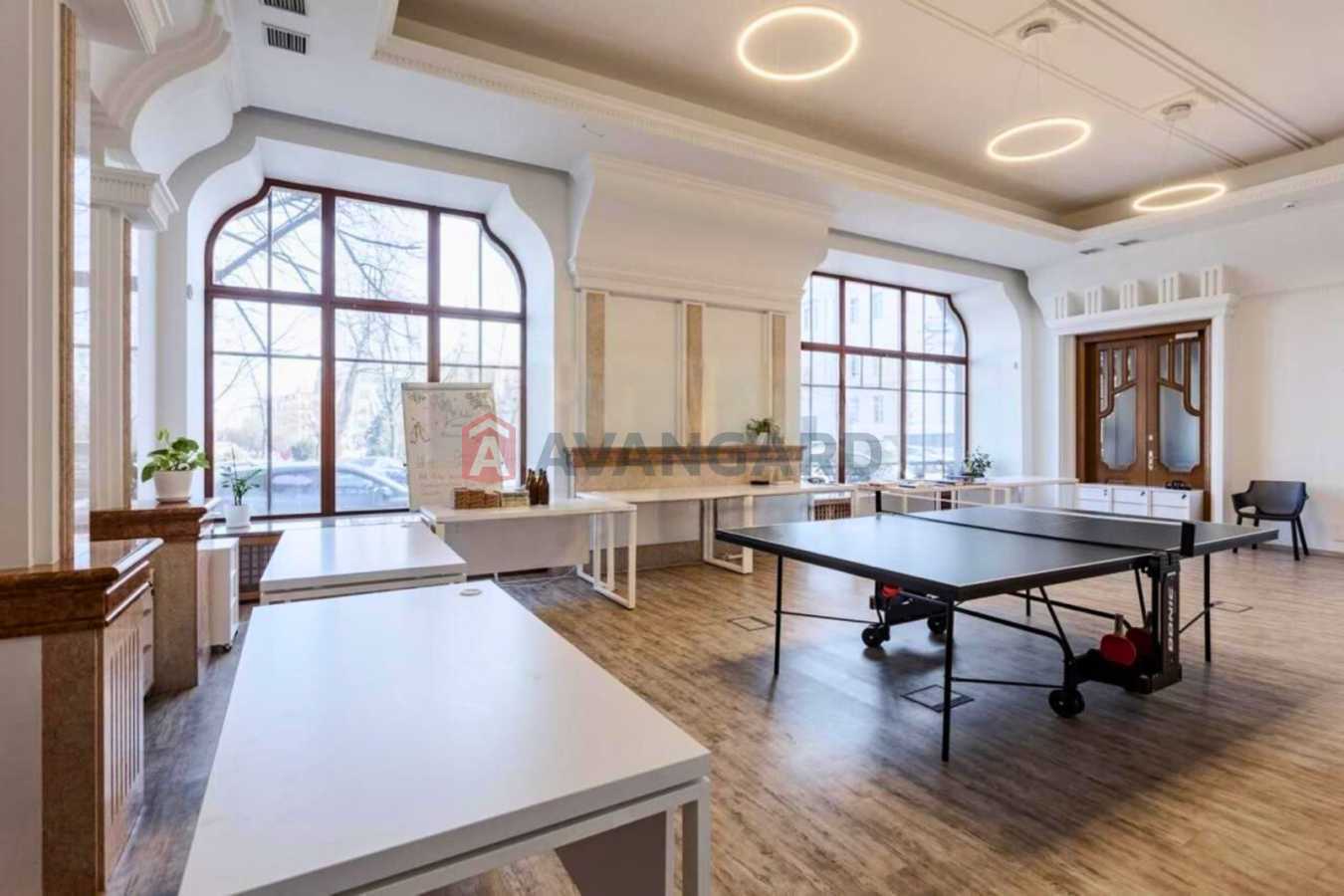 Аренда офиса 2348.3 м², Контрактовая пл., 10А