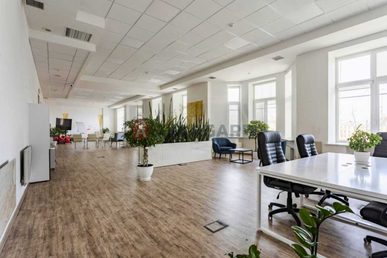 Аренда офиса 2348.3 м², Контрактовая пл., 10А