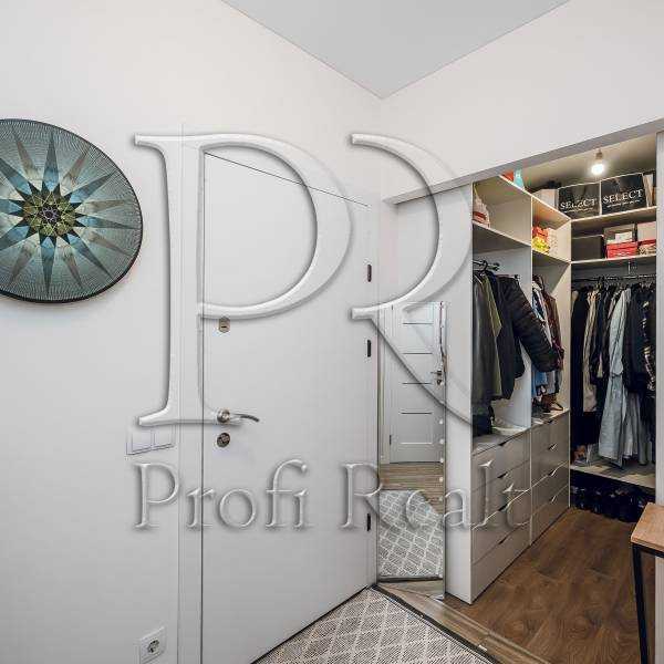 Продажа 1-комнатной квартиры 43 м², Метрологическая ул., 60