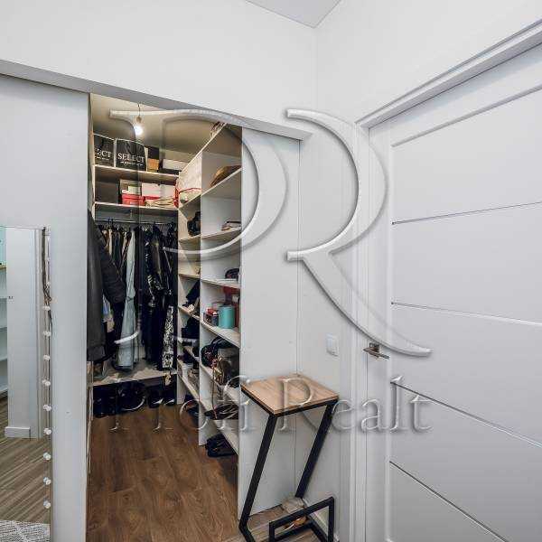 Продажа 1-комнатной квартиры 43 м², Метрологическая ул., 60