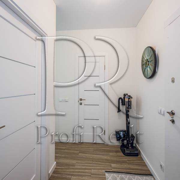 Продажа 1-комнатной квартиры 43 м², Метрологическая ул., 60