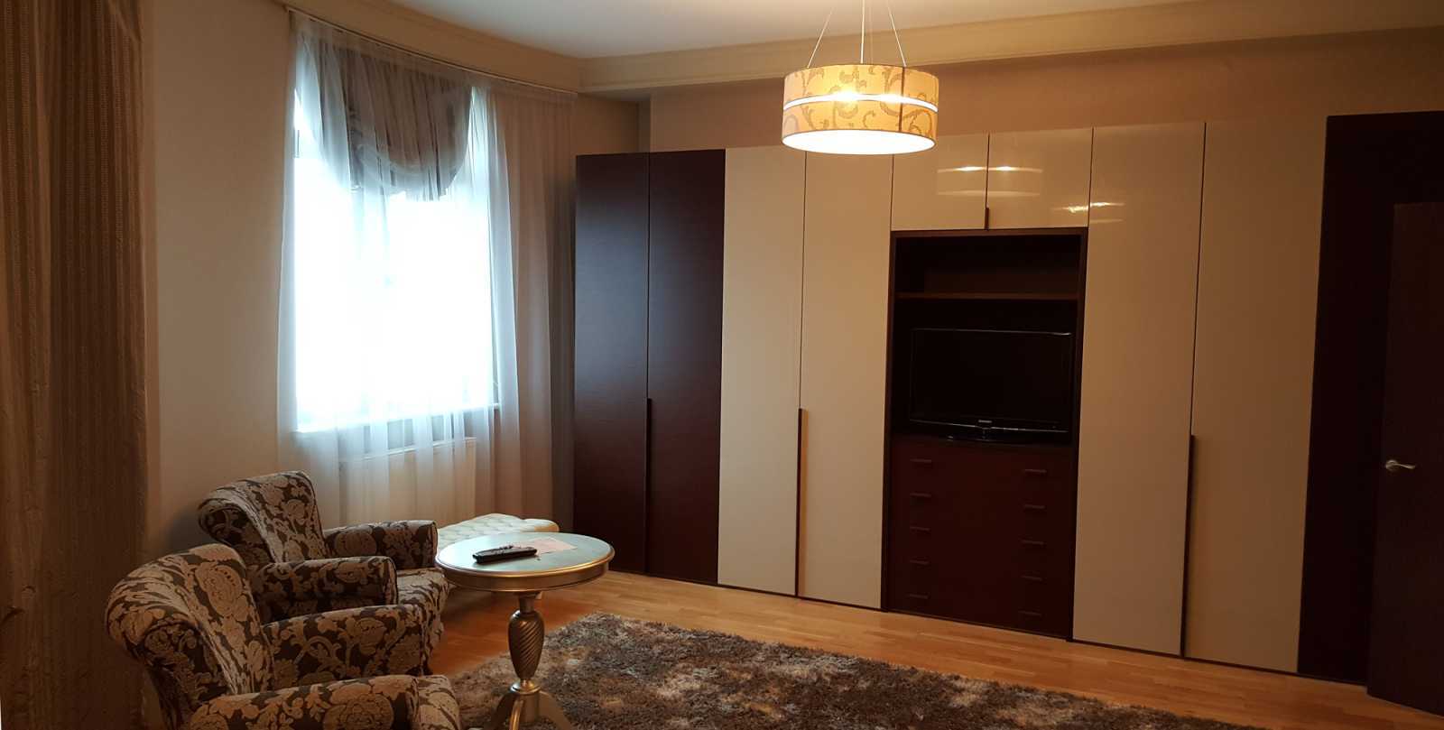 Аренда 4-комнатной квартиры 288 м², Зверинецкая ул., 59