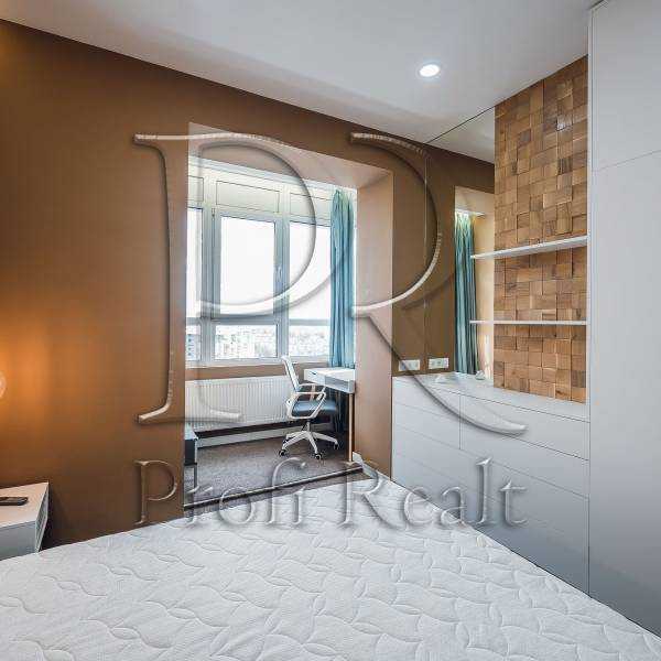 Продаж 3-кімнатної квартири 93 м², Микільсько-Слобідська вул., 3А