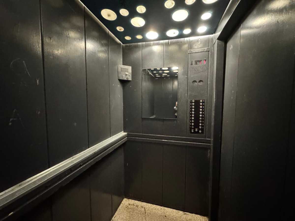 Продажа 2-комнатной квартиры 59 м², Азербайджанская ул., 16/3