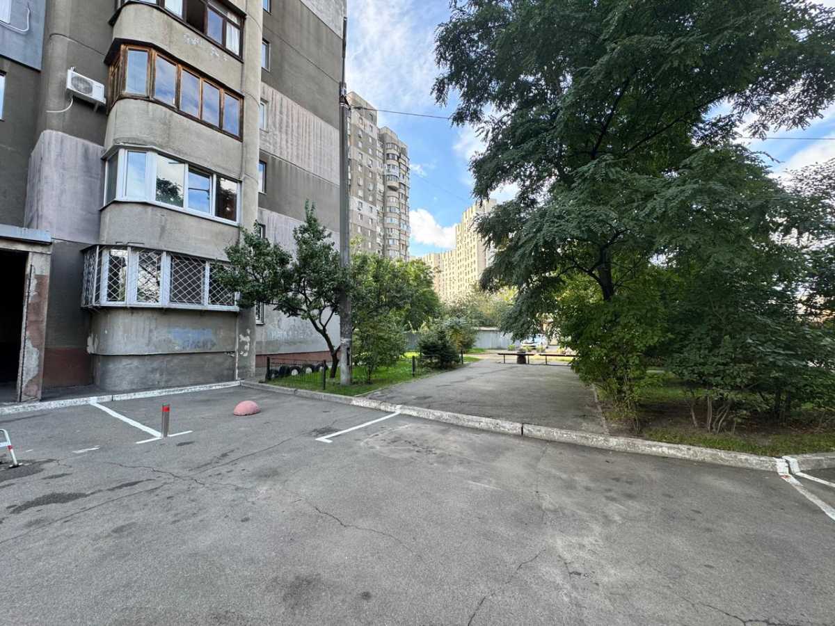 Продажа 2-комнатной квартиры 59 м², Азербайджанская ул., 16/3