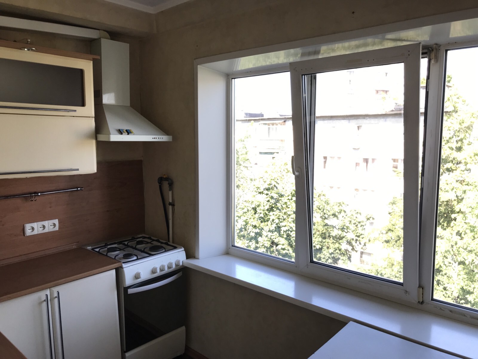 Оренда 2-кімнатної квартири 47 м², Братиславська вул., 16