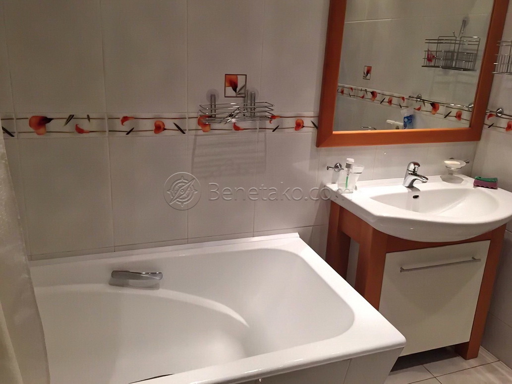 Оренда 3-кімнатної квартири 136 м², Армійська вул., 23