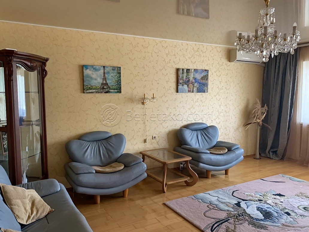 Оренда 3-кімнатної квартири 136 м², Армійська вул., 23